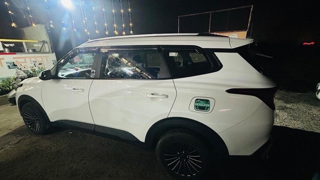 Second-hand 2024 Kia Carens Prestige for sale in Pathankot-2