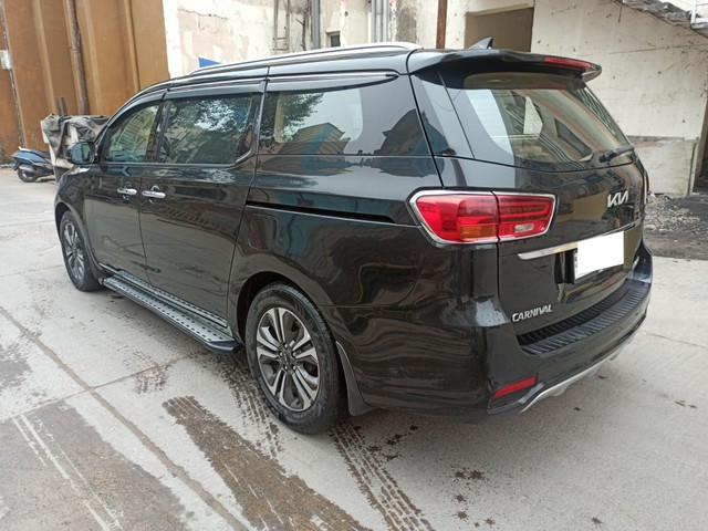 Second-hand 2023 Kia Carnival Limousine Plus for sale in New Delhi-3