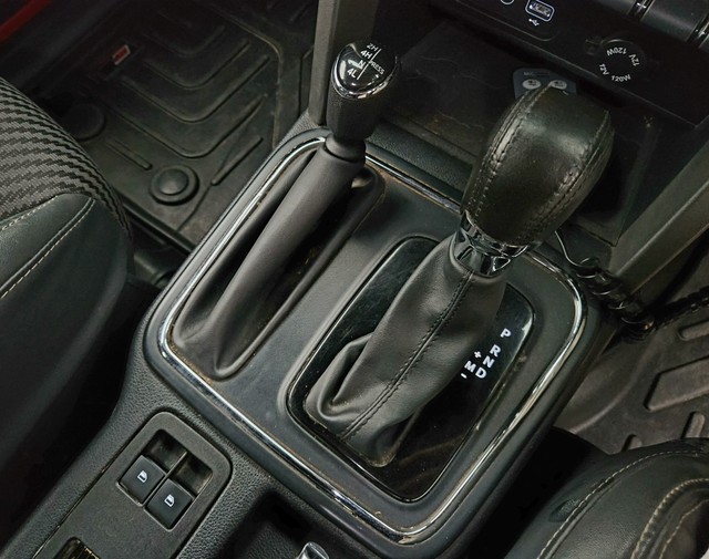 Second-hand 2021 Mahindra Thar LX 4WD Hard Top AT BSVI for sale in New Delhi-16