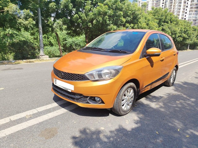 Second-hand 2017 Tata Tiago 1.2 Revotron XZ for sale in Noida-4