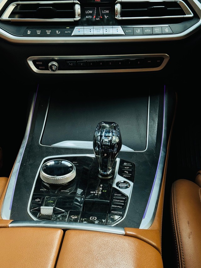 Second-hand 2020 BMW X7 xDrive30d DPE Signature for sale in Mumbai-11