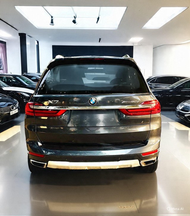 Second-hand 2020 BMW X7 xDrive30d DPE Signature for sale in Mumbai-1