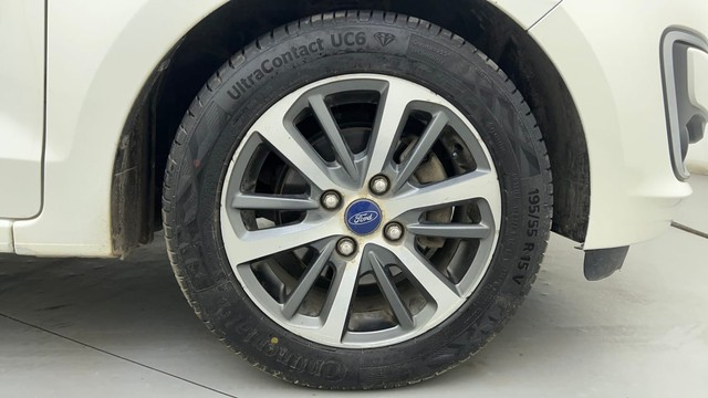 Second-hand 2021 Ford Figo Titanium Plus AT for sale in Ahmedabad-17