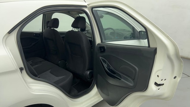 Second-hand 2021 Ford Figo Titanium Plus AT for sale in Ahmedabad-23