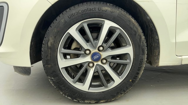 Second-hand 2021 Ford Figo Titanium Plus AT for sale in Ahmedabad-20