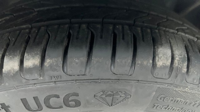 Second-hand 2021 Ford Figo Titanium Plus AT for sale in Ahmedabad-34