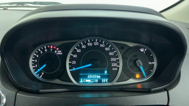 Second-hand 2021 Ford Figo Titanium Plus AT for sale in Ahmedabad-13