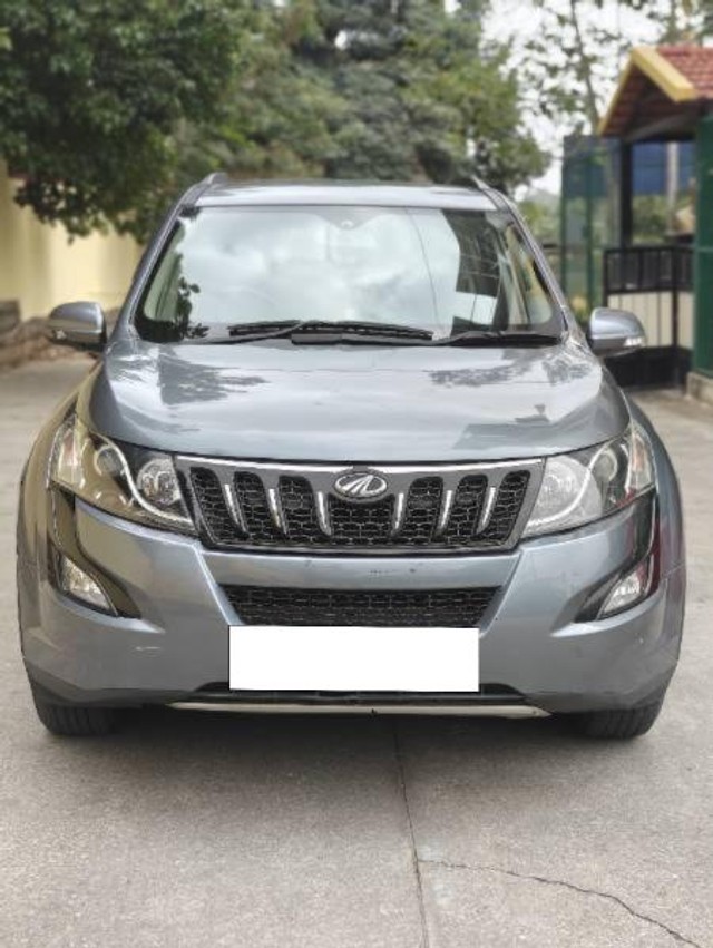 Second-hand 2017 Mahindra XUV500 AT W6 2WD for sale in Davangere-5