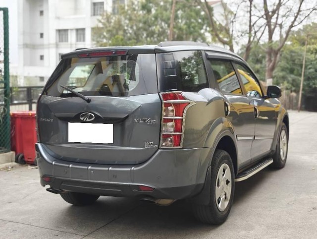 Second-hand 2017 Mahindra XUV500 AT W6 2WD for sale in Davangere-11