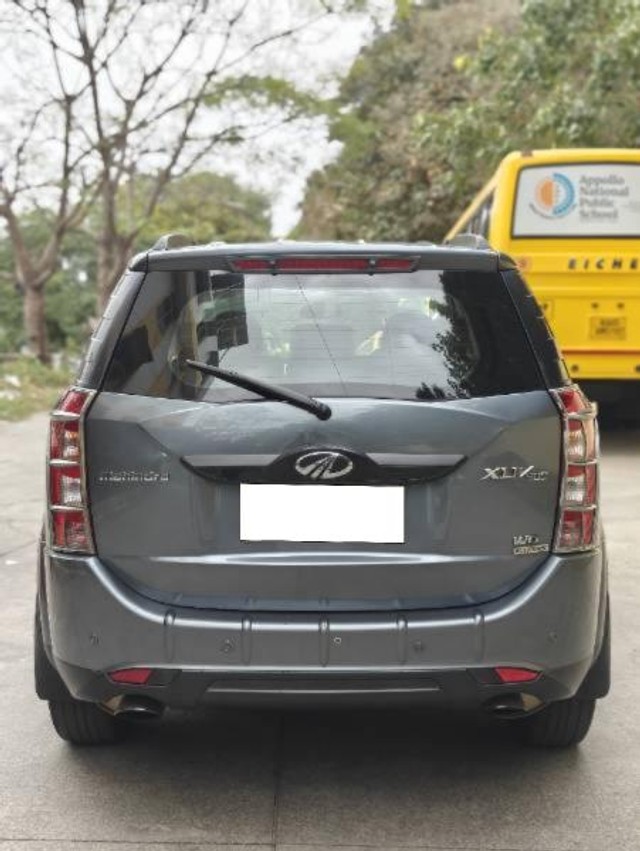 Second-hand 2017 Mahindra XUV500 AT W6 2WD for sale in Davangere-2