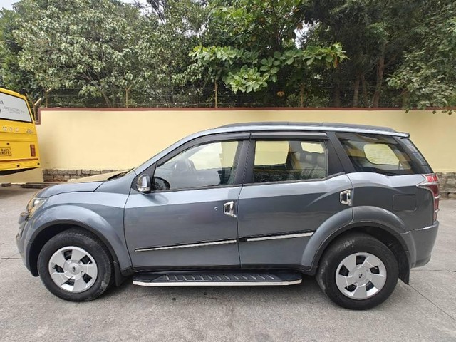 Second-hand 2017 Mahindra XUV500 AT W6 2WD for sale in Davangere-3