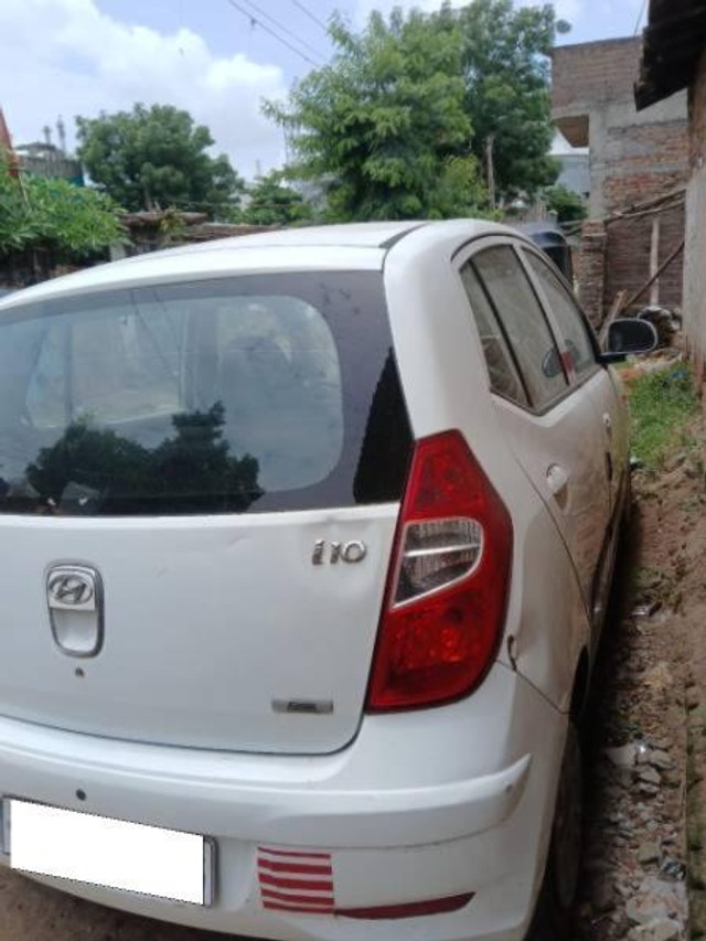 Second-hand 2011 Hyundai i10 Era for sale in Mehsana-14