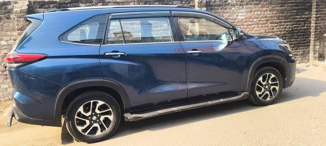 Second-hand 2023 Maruti Invicto Alpha Plus 7Str for sale in Meerut-5