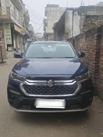 Second-hand 2023 Maruti Invicto Alpha Plus 7Str for sale in Meerut