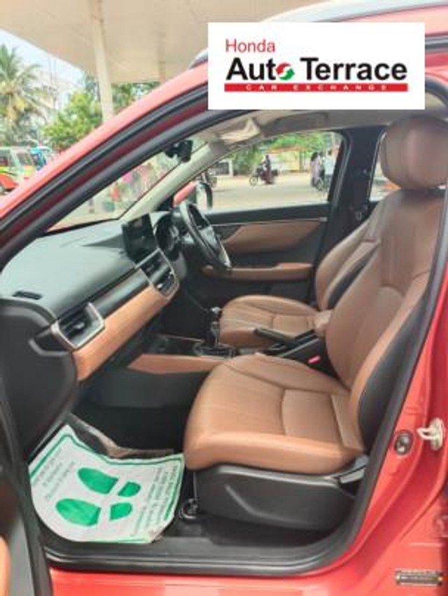 Second-hand 2023 Honda Elevate ZX Non RF for sale in Chennai-13