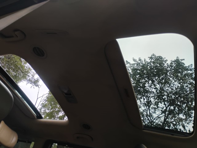 Second-hand 2020 Kia Carnival Limousine for sale in Agra-8