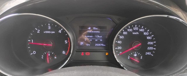 Second-hand 2020 Kia Carnival Limousine for sale in Agra-6