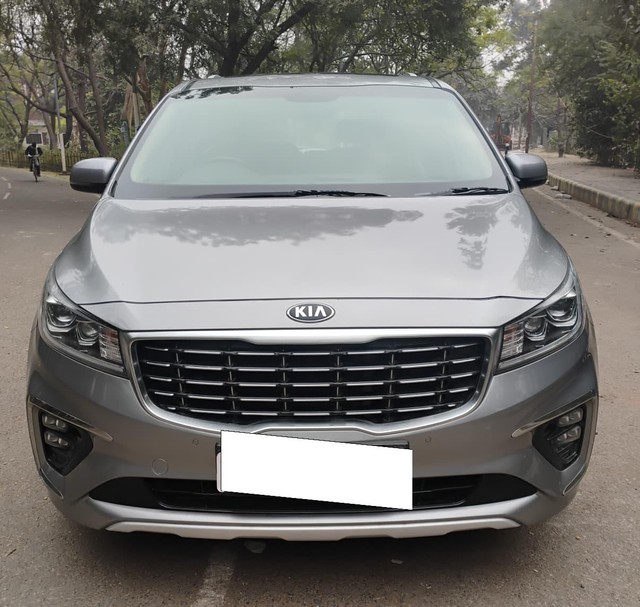 Second-hand 2020 Kia Carnival Limousine for sale in Agra-5