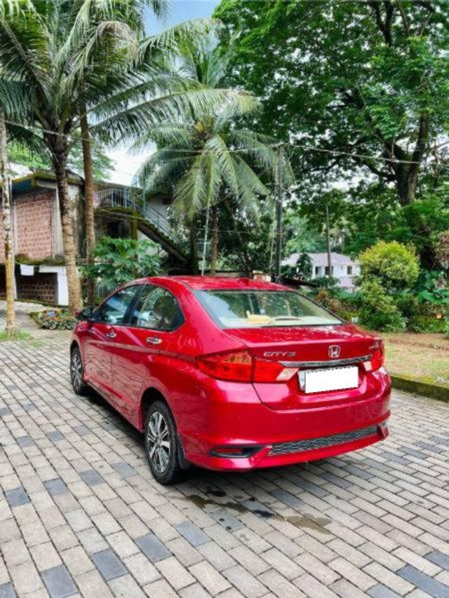 Second-hand 2022 Honda City V MT for sale in Dakshina Kannada-7