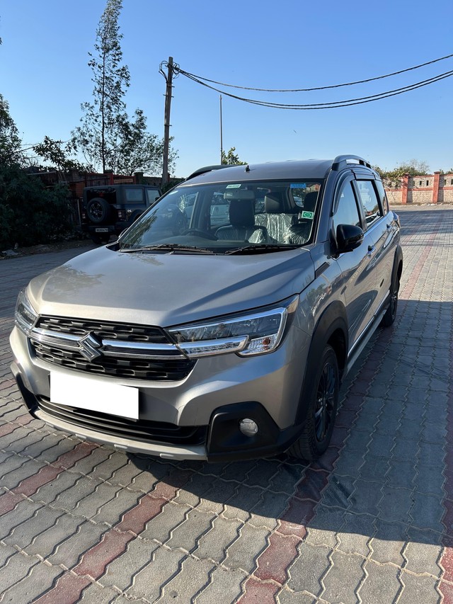 Second-hand 2022 Maruti XL6 Alpha AT for sale in New Delhi-2