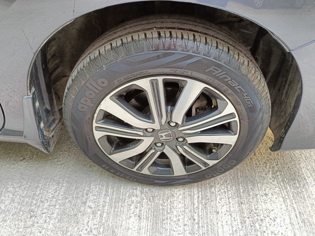 Second-hand 2018 Honda City i-VTEC V for sale in New Delhi-6