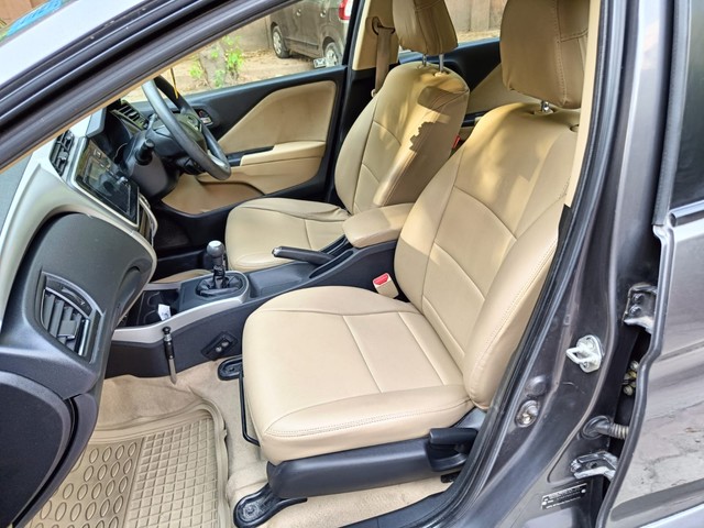 Second-hand 2018 Honda City i-VTEC V for sale in New Delhi-16