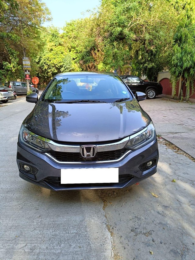 Second-hand 2018 Honda City i-VTEC V for sale in New Delhi-4
