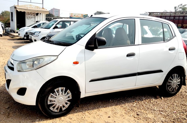 Second-hand 2015 Hyundai i10 Magna 1.1 iTech SE for sale in Ahmedabad-3