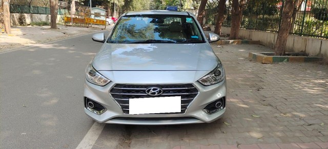 Second-hand 2018 Hyundai Verna CRDi 1.6 AT SX for sale in New Delhi-3