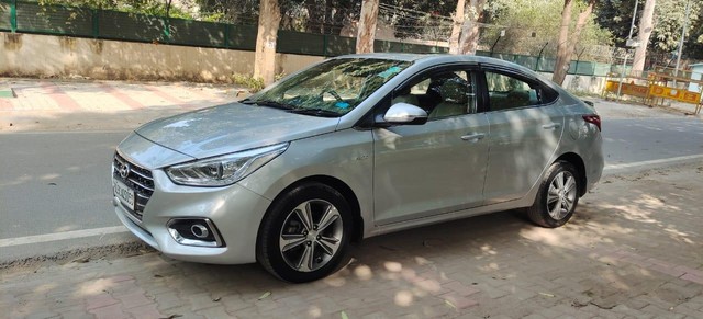 Second-hand 2018 Hyundai Verna CRDi 1.6 AT SX for sale in New Delhi-8