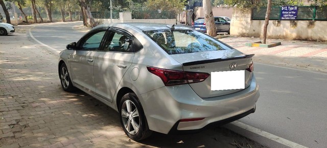 Second-hand 2018 Hyundai Verna CRDi 1.6 AT SX for sale in New Delhi-6