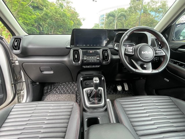 Second-hand 2023 Kia Sonet GTX Plus Diesel iMT for sale in Mumbai-11