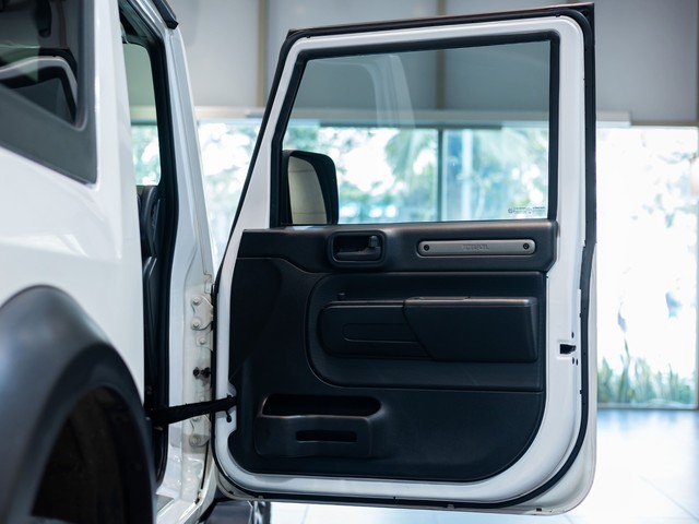 Second-hand 2023 Mahindra Thar LX Hard Top AT for sale in Kolkata-9