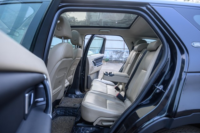 Second-hand 2019 Land Rover Discovery Sport TD4 HSE 7S for sale in Mumbai-6