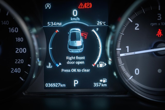 Second-hand 2019 Land Rover Discovery Sport TD4 HSE 7S for sale in Mumbai-5