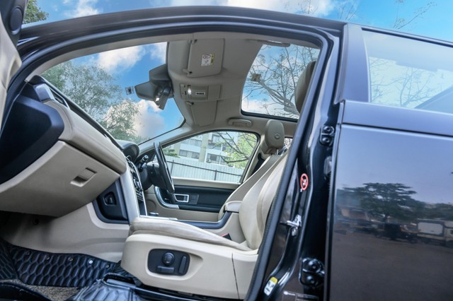 Second-hand 2019 Land Rover Discovery Sport TD4 HSE 7S for sale in Mumbai-10