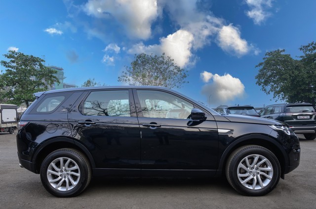 Second-hand 2019 Land Rover Discovery Sport TD4 HSE 7S for sale in Mumbai-15
