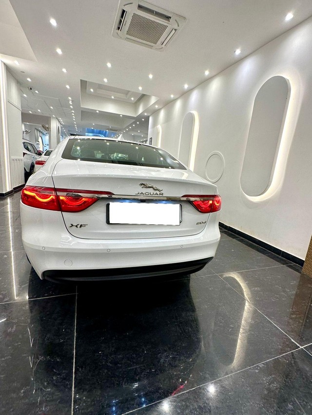 Second-hand 2018 Jaguar XF 2.0 Diesel Prestige for sale in New Delhi-20