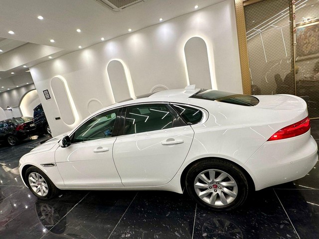 Second-hand 2018 Jaguar XF 2.0 Diesel Prestige for sale in New Delhi-14