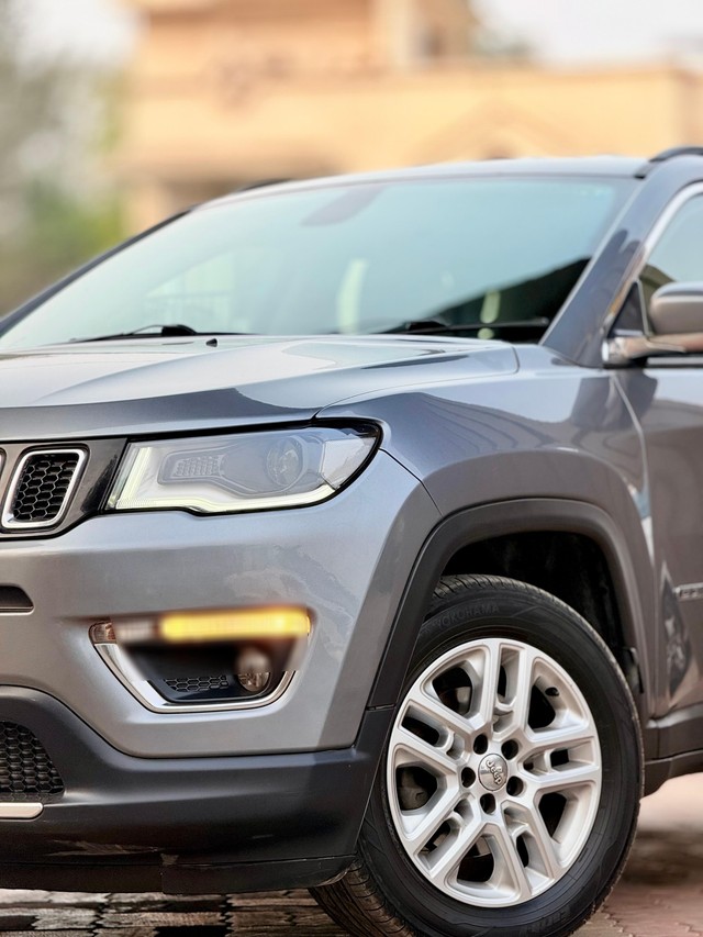Second-hand 2018 Jeep Compass 2.0 Limited for sale in Surat-12