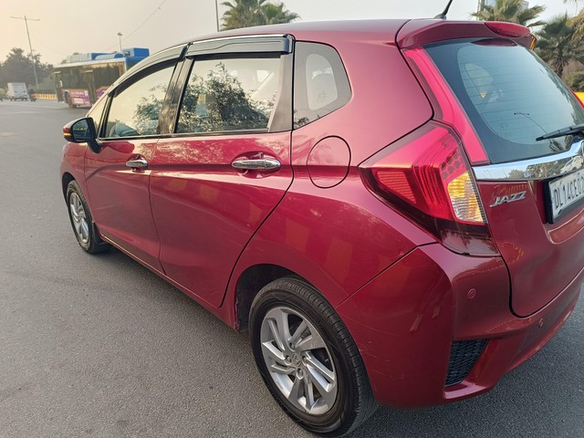 Second-hand 2018 Honda Jazz VX CVT for sale in New Delhi-3