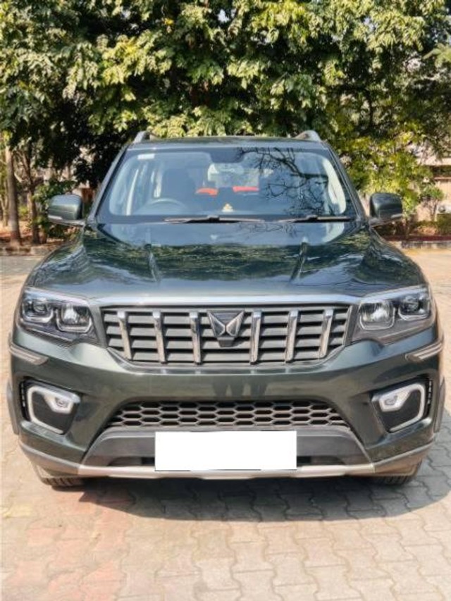 Second-hand 2024 Mahindra Scorpio N Z8 for sale in Pune-10