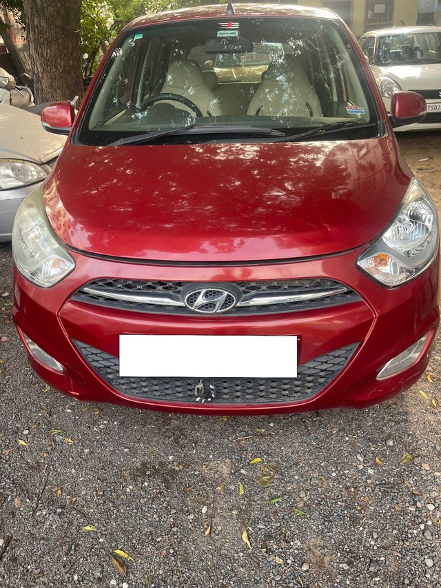 Second-hand 2013 Hyundai i10 Sportz for sale in Karimnagar-4