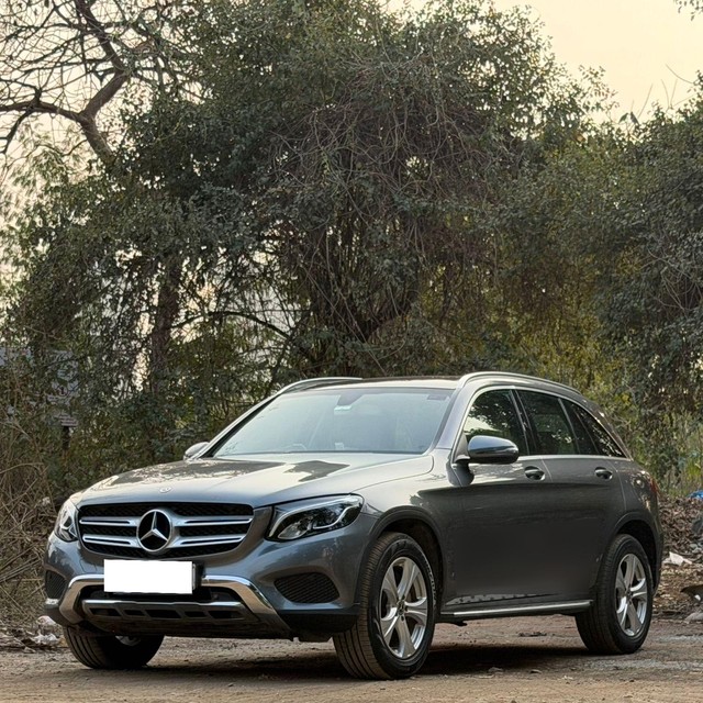 Second-hand 2019 Mercedes-Benz GLC 220d 4MATIC for sale in Mumbai-2