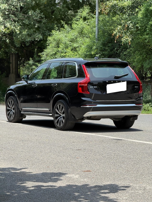 Second-hand 2022 Volvo XC90 B6 Inscription 7STR for sale in New Delhi-19