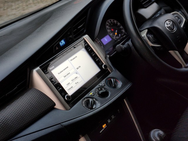 Toyota Innova Crysta 2.7 GX 8 STR Second-hand 2022 Toyota Innova Crysta 2.7 GX 8 STR for sale in New Delhi-9