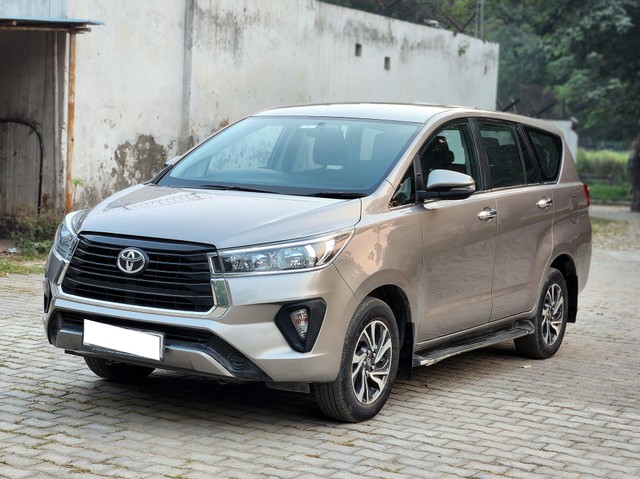 Second-hand 2022 Toyota Innova Crysta 2.7 GX 8 STR for sale in New Delhi-1