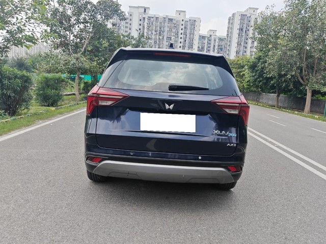 Second-hand 2022 Mahindra XUV700 AX3 BSVI for sale in Noida-2