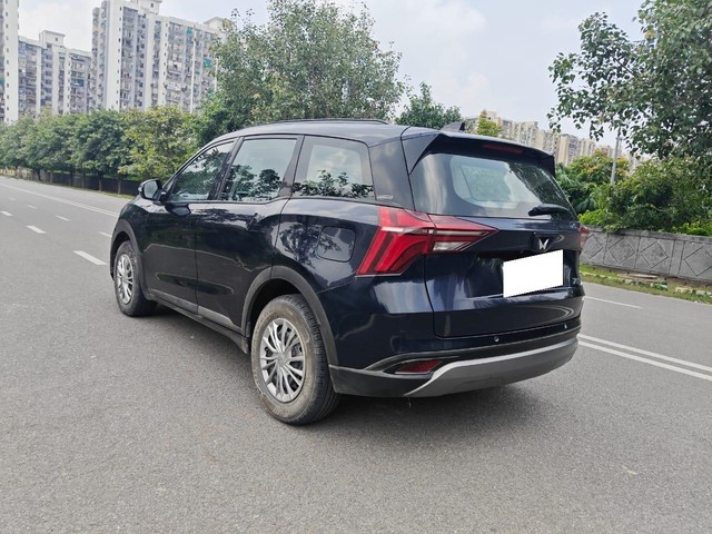 Second-hand 2022 Mahindra XUV700 AX3 BSVI for sale in Noida-3