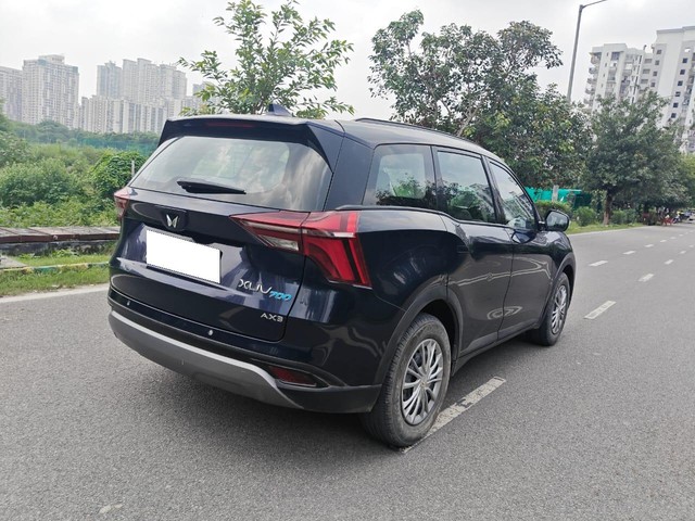 Second-hand 2022 Mahindra XUV700 AX3 BSVI for sale in Noida-8